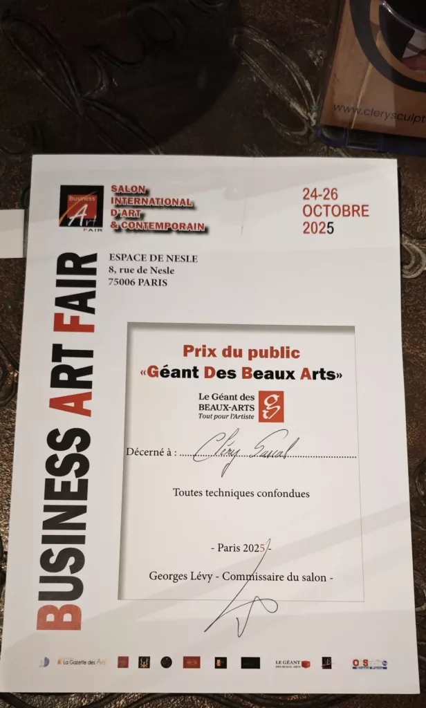 Diplôme du Prix du Public Géant des Beaux-Arts remis à Pascal Cléry lors du salon d’art contemporain Business Art Fair à Paris