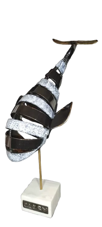 Phalaïna bronze patiné et polie Noir et Blanche. Pascal Cléry sculpture.