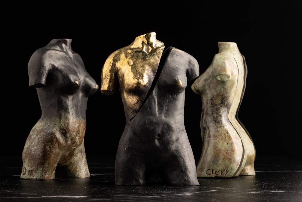 Série Entrevue Sculpture en bronze Or et patine noir contemporaine. Pascal Cléry sculpture.